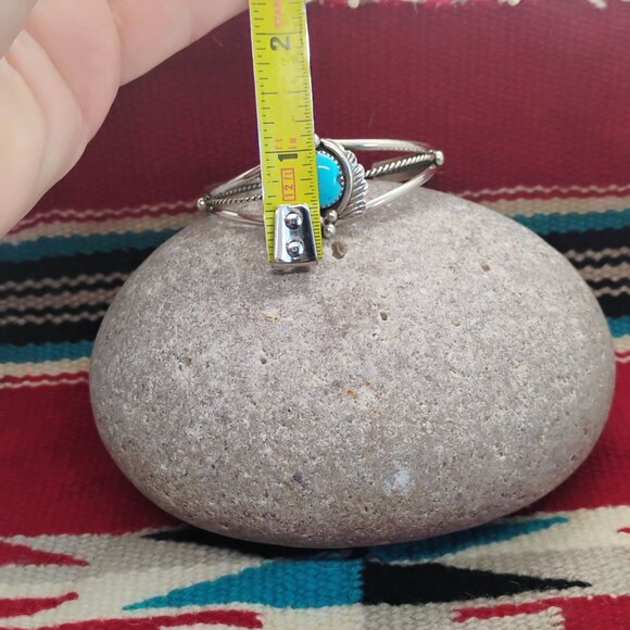 Vtg Native Navajo Handmade Signed "D" Sterling Silver Turquoise Cuff Bracelet - Picture 4 of 7